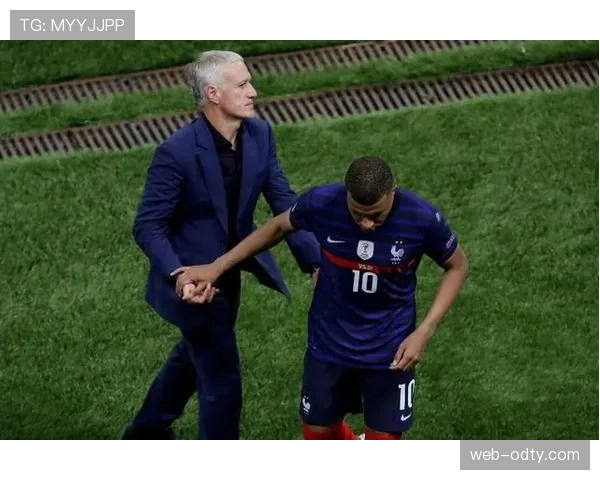 姆巴佩与内马尔：巅峰天赋兑现度差异的赛场表现解析