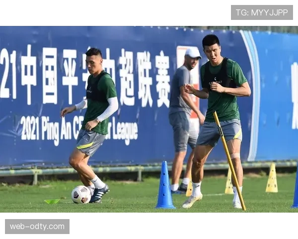 卡卡边路斜传助攻激增，如何驱动球队关键战进攻节奏？