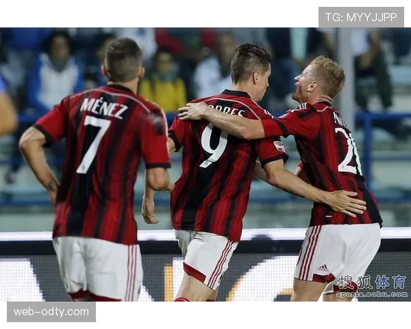 因扎吉与托雷斯射门选择差异背后的进攻逻辑与球队战术驱动